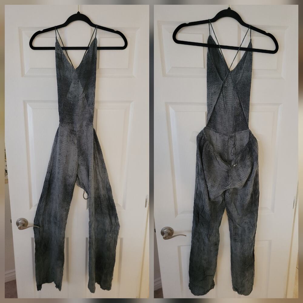 Indah Jumpsuit SZ XS Straight Leg Open Back Snake Print V Neck Boho Indy